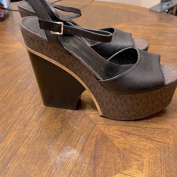 Michael Kors wedge size 11—NEVER WORN - Picture 1 of 2